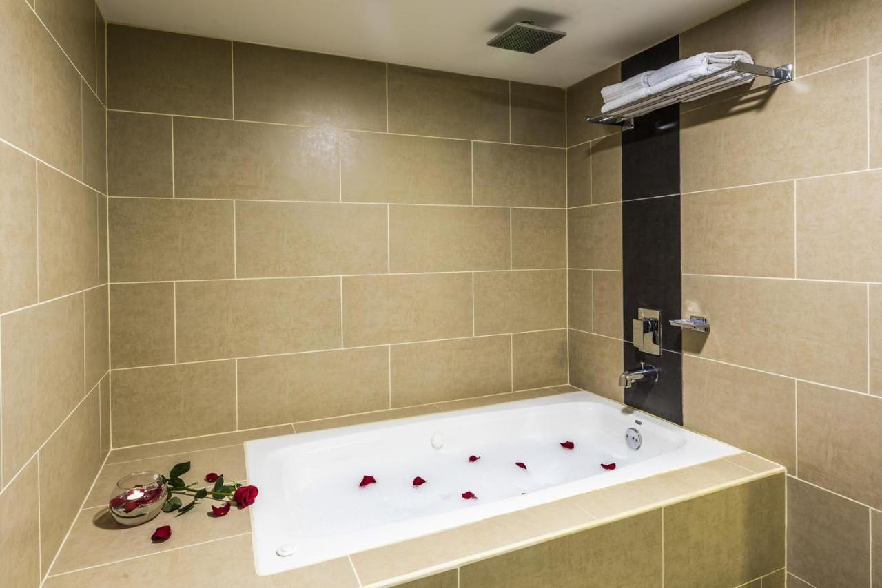 Urban Green Hotel & Suites サンホセ エクステリア 写真